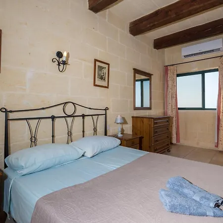 Holiday With Private Pool And Views