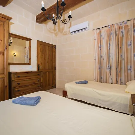 Holiday With Private Pool And Views In-Nadur