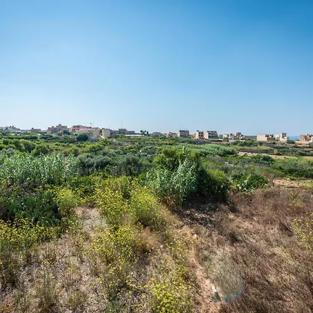 Holiday With Private Pool And Views In-Nadur